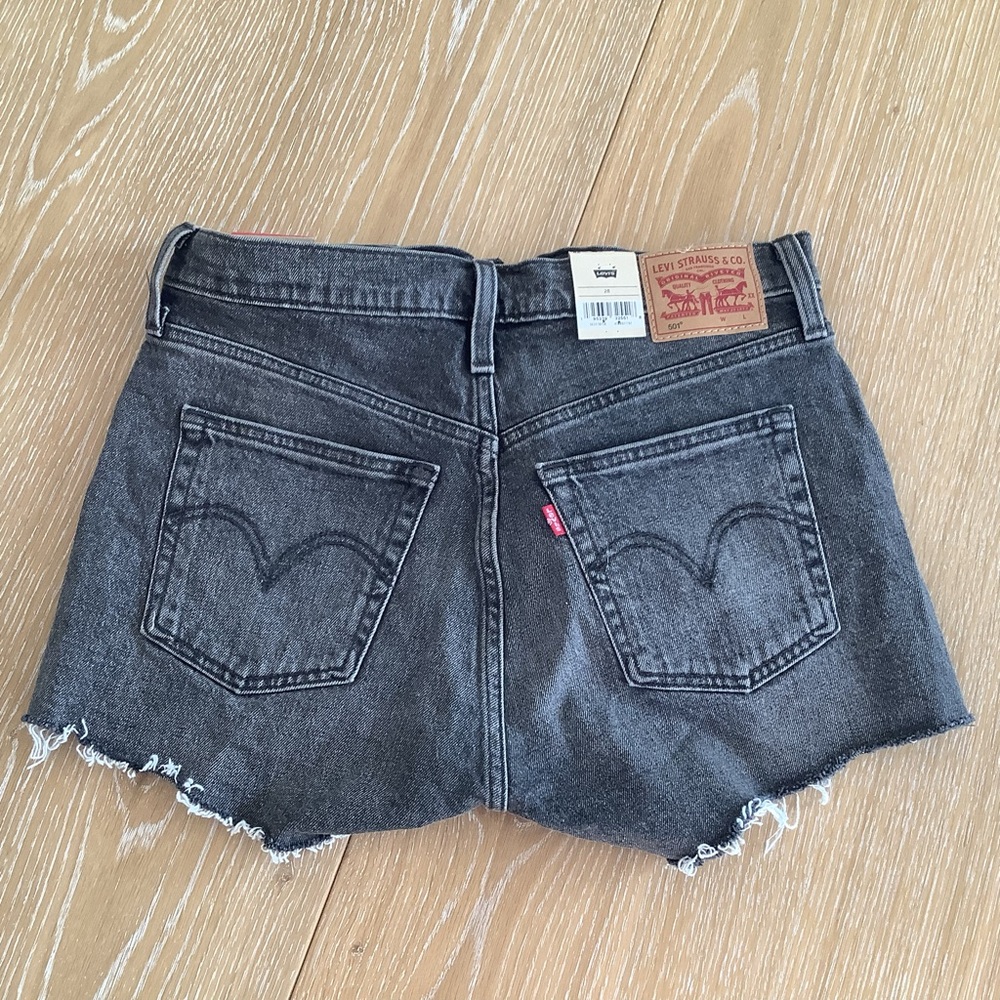 NWT Levi’s 501 High Rise Shorts 28 - Picture 2 of 9